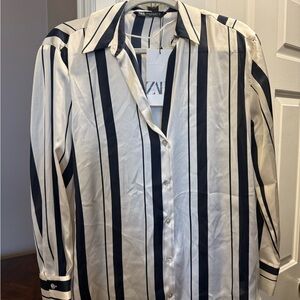 Zara Men's Navy and White Striped Button Down Shirt